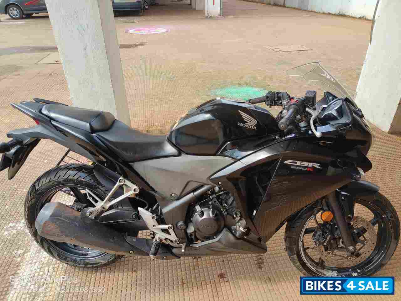 Black Honda CBR 250R Black Honda CBR 250R