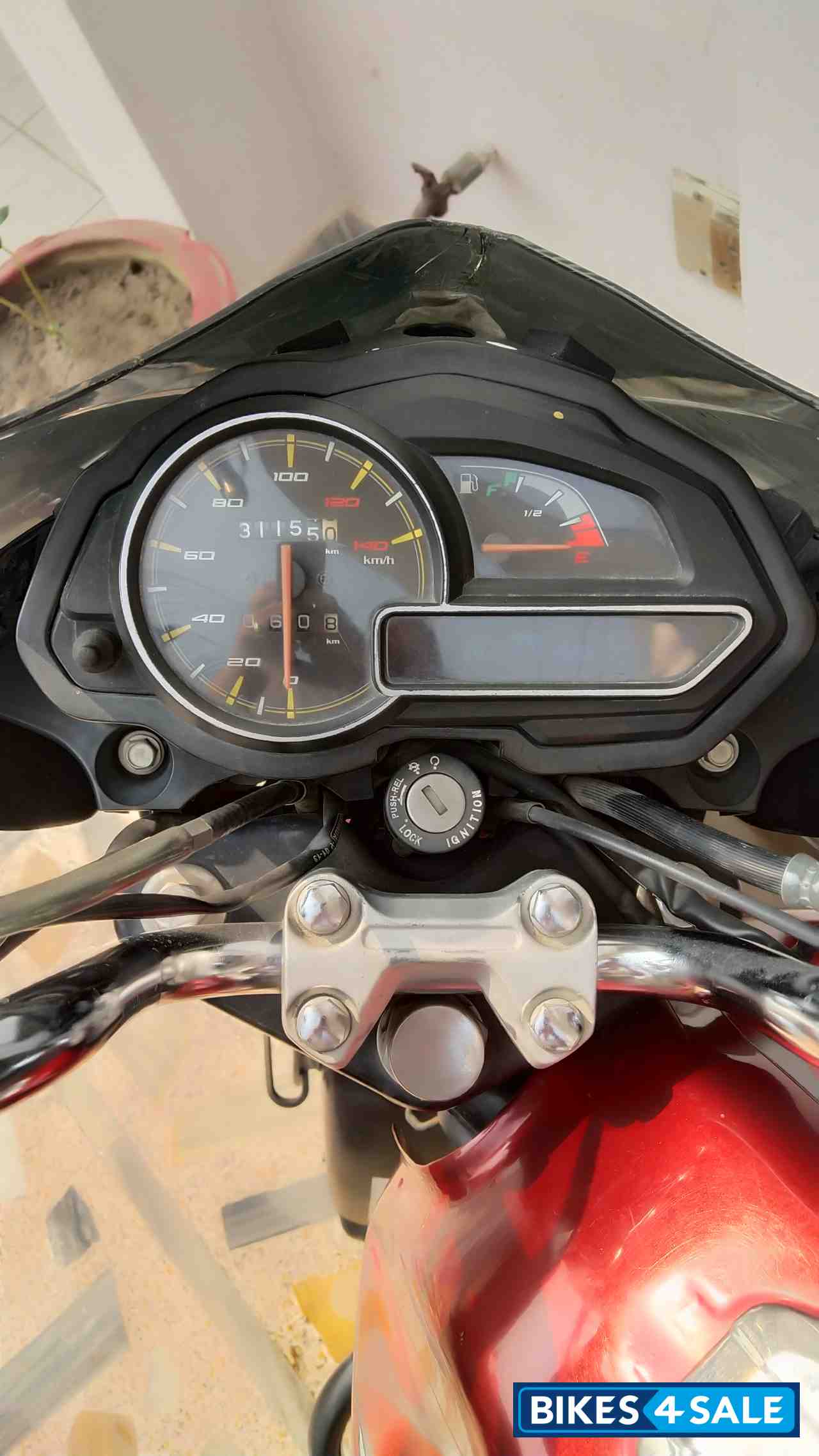 Red Bajaj Discover DTSi 125 Red Bajaj Discover DTSi 125