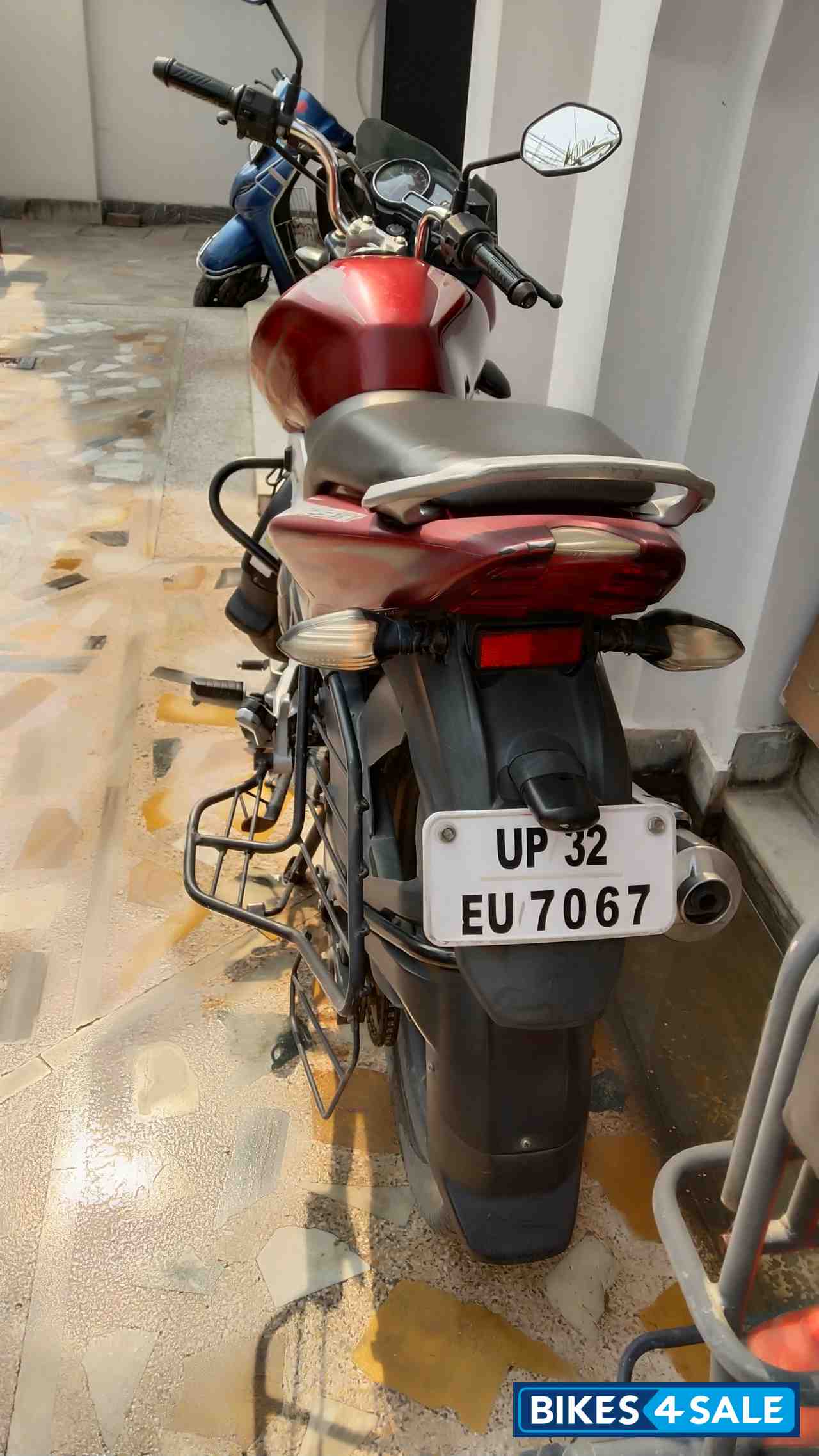 Red Bajaj Discover DTSi 125 Red Bajaj Discover DTSi 125