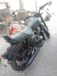 Yezdi Roadster Dark