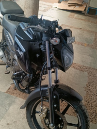 Black TVS Raider 125