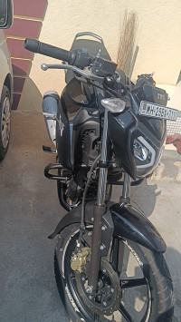 Black TVS Raider 125