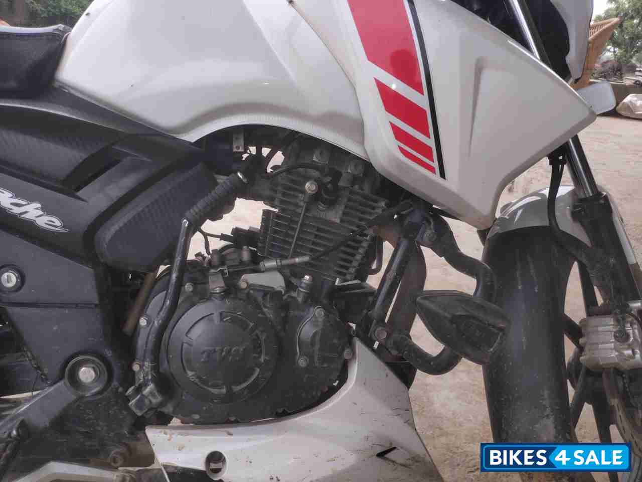 TVS Apache RTR 160 4V TVS Apache RTR 160 4V