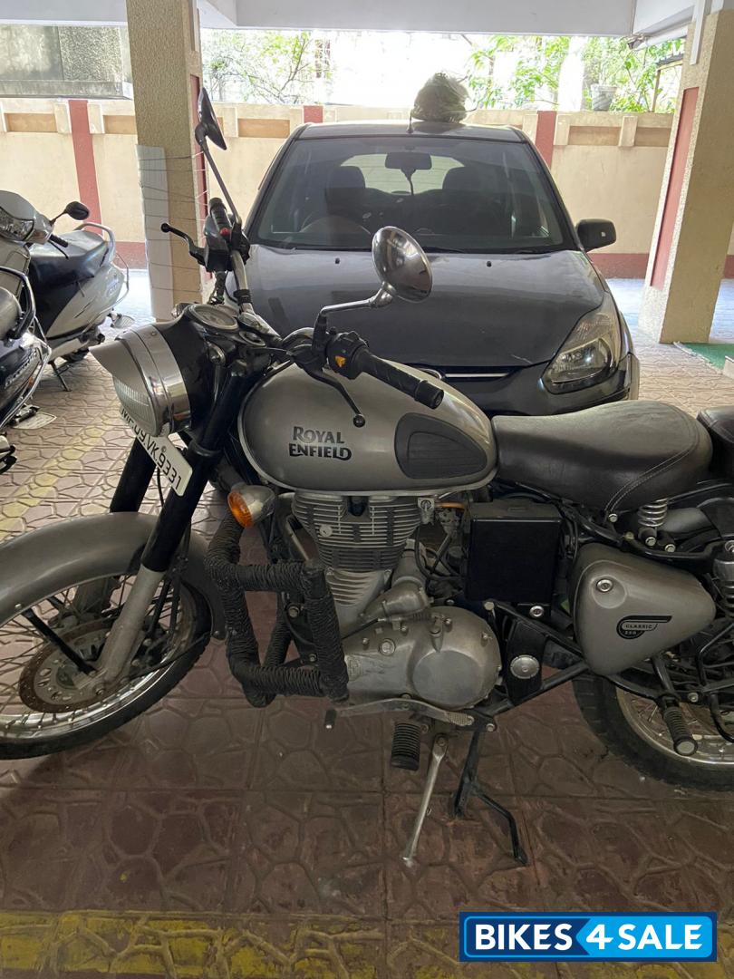 Gunmetal Grey Royal Enfield Classic Gunmetal Grey Gunmetal Grey Royal Enfield Classic Gunmetal Grey