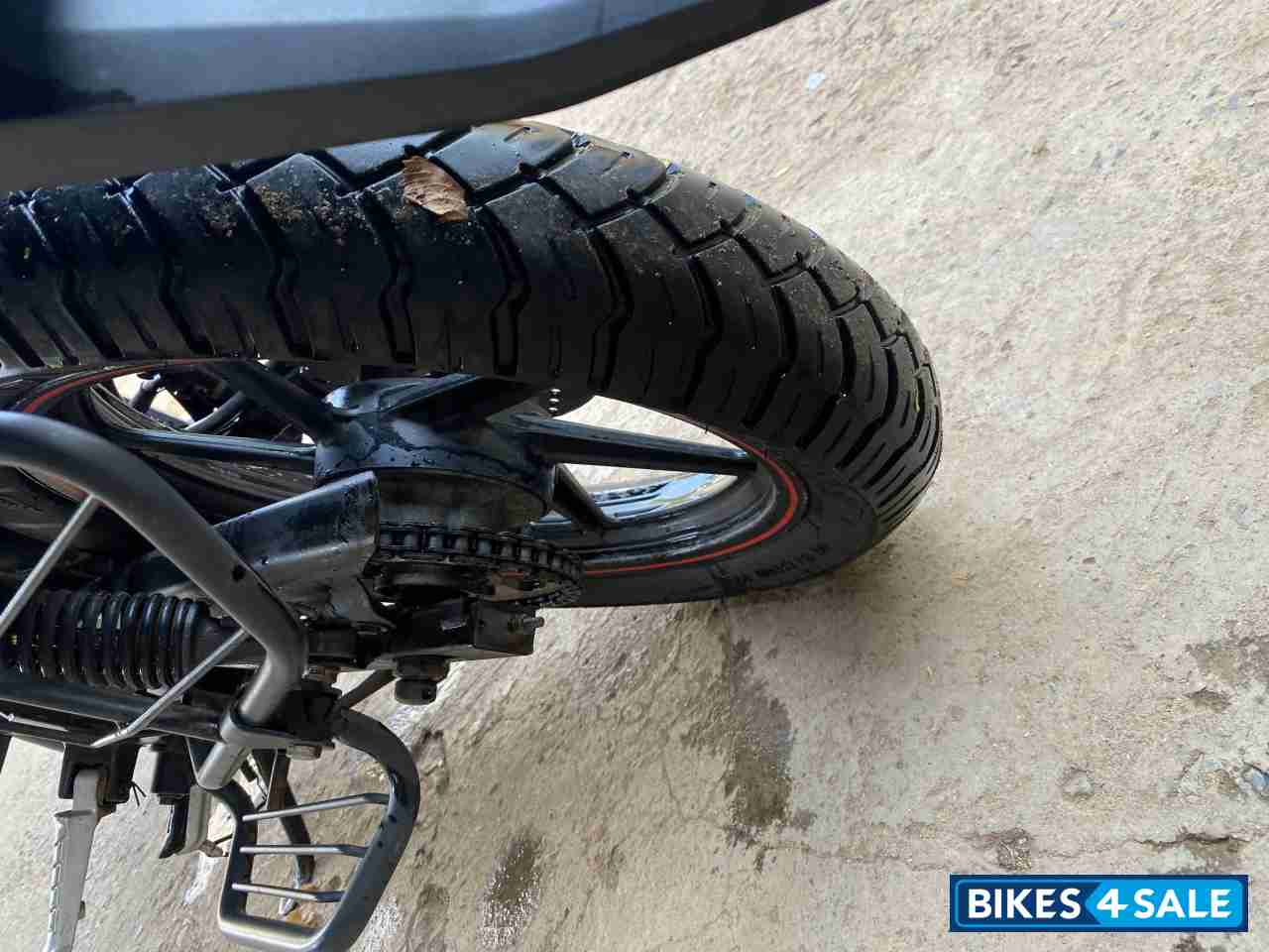 White TVS Apache RTR 160 White TVS Apache RTR 160