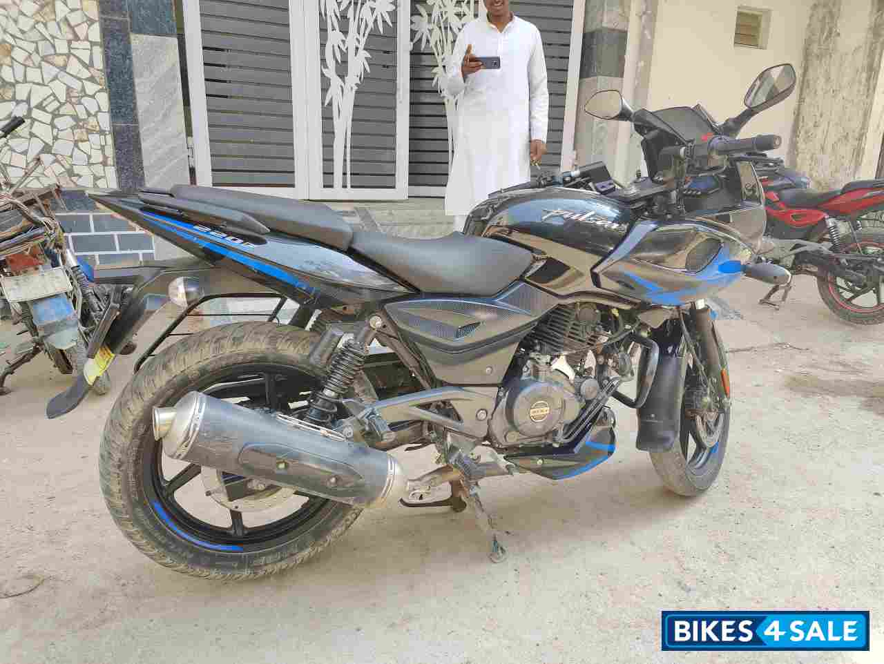 Bajaj Pulsar 220F BS6 Bajaj Pulsar 220F BS6