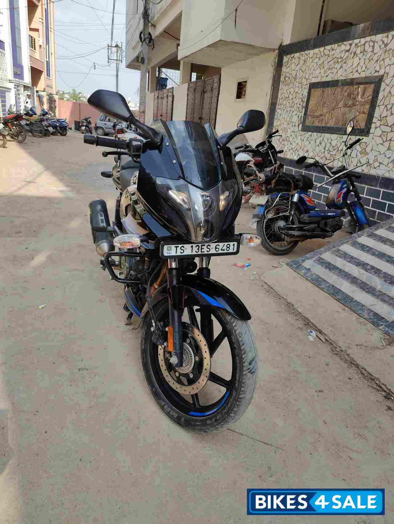 Bajaj Pulsar 220F BS6 Bajaj Pulsar 220F BS6
