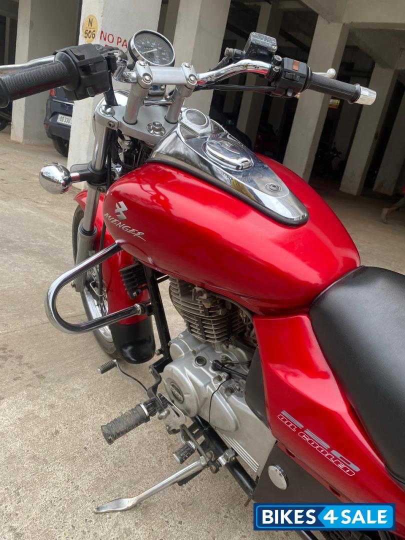 Bajaj Avenger 220 DTS-i Bajaj Avenger 220 DTS-i