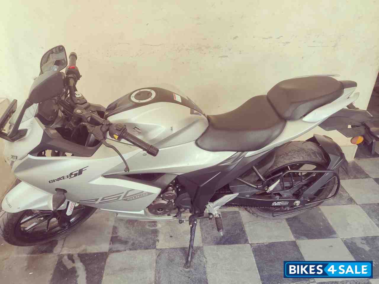 Suzuki Gixxer SF 250