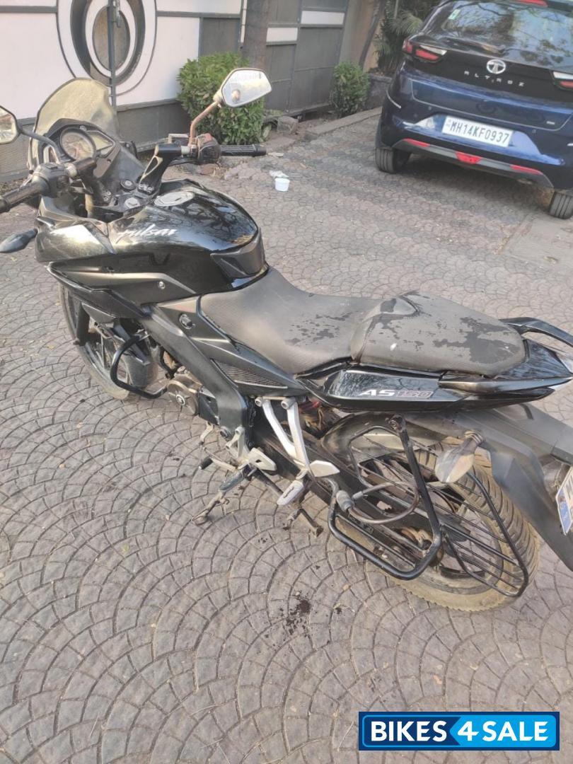 Black Bajaj Pulsar AS 150 Black Bajaj Pulsar AS 150