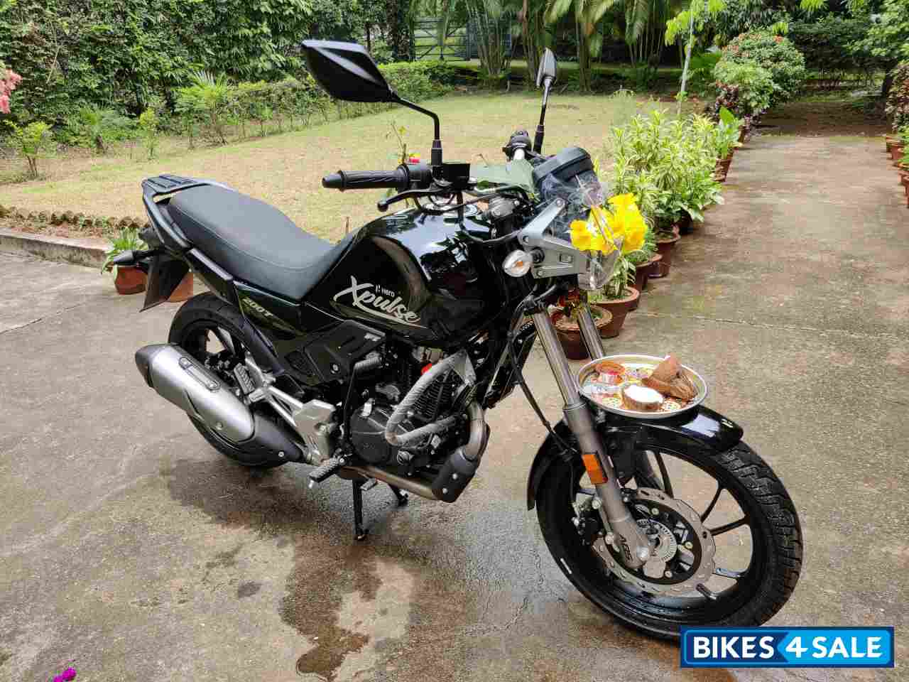 Black Hero XPulse 200T Black Hero XPulse 200T