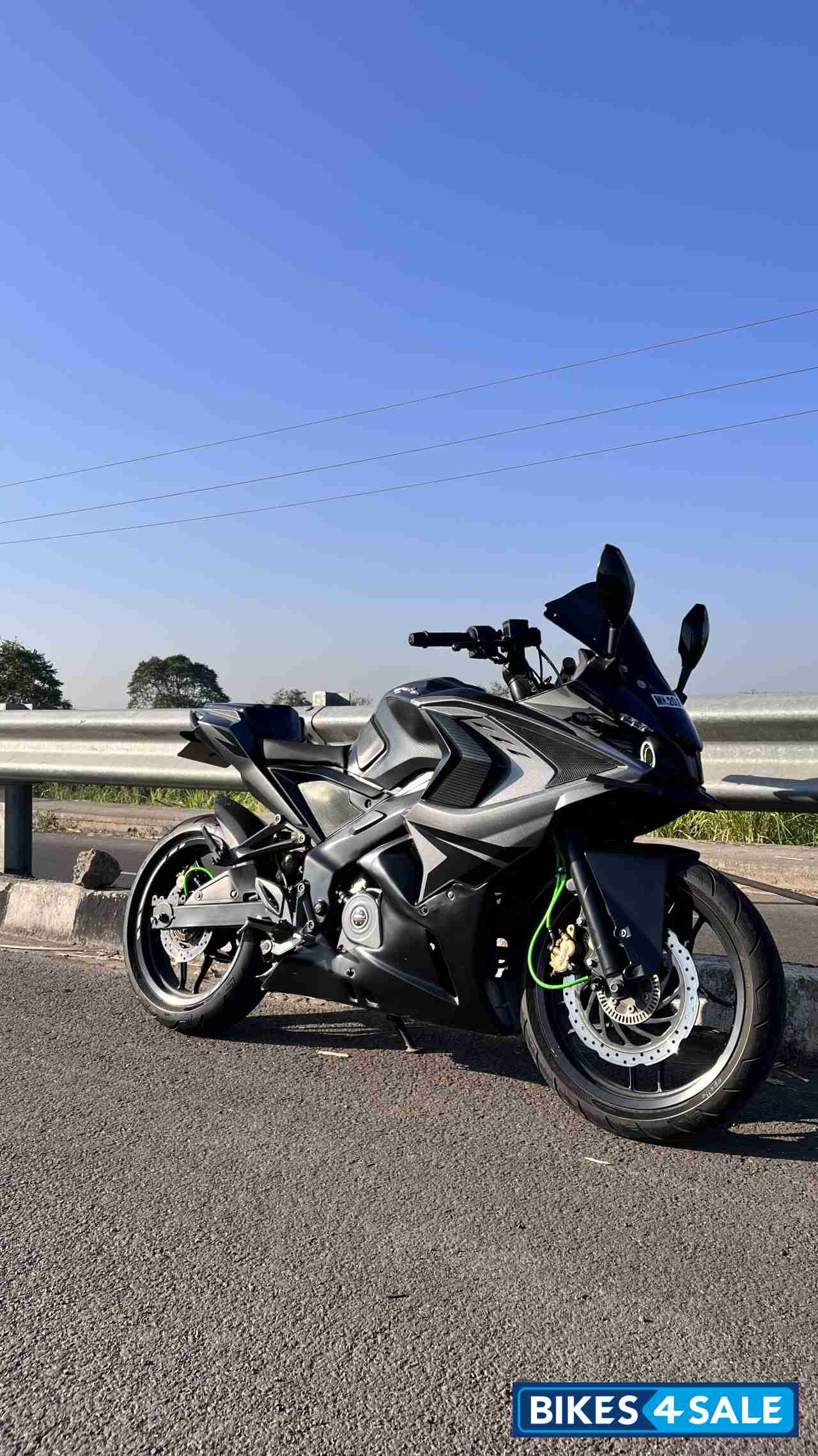 Space Grey Bajaj Pulsar RS 200 ABS Space Grey Bajaj Pulsar RS 200 ABS