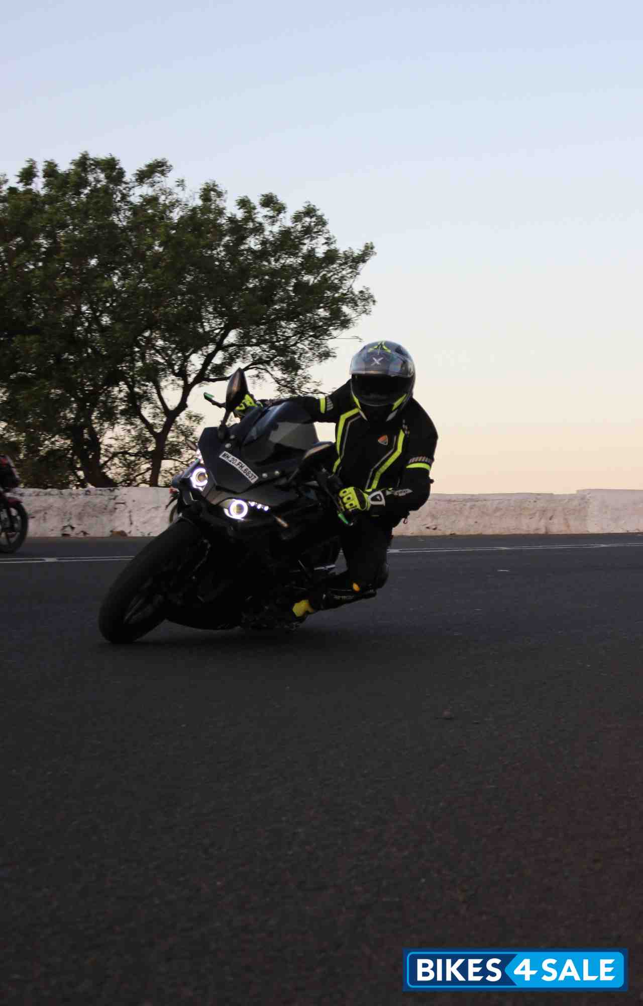 Space Grey Bajaj Pulsar RS 200 ABS Space Grey Bajaj Pulsar RS 200 ABS