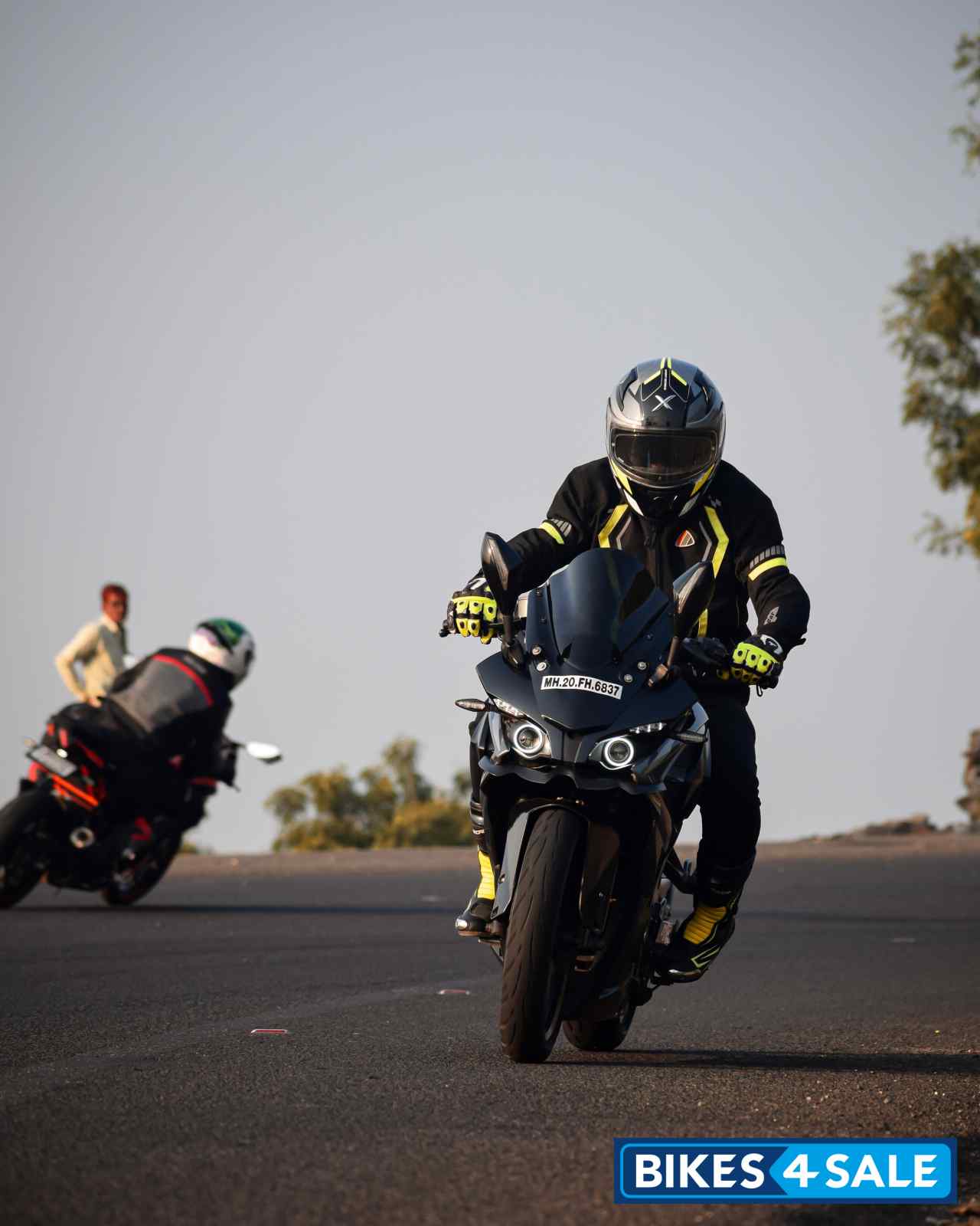 Space Grey Bajaj Pulsar RS 200 ABS Space Grey Bajaj Pulsar RS 200 ABS