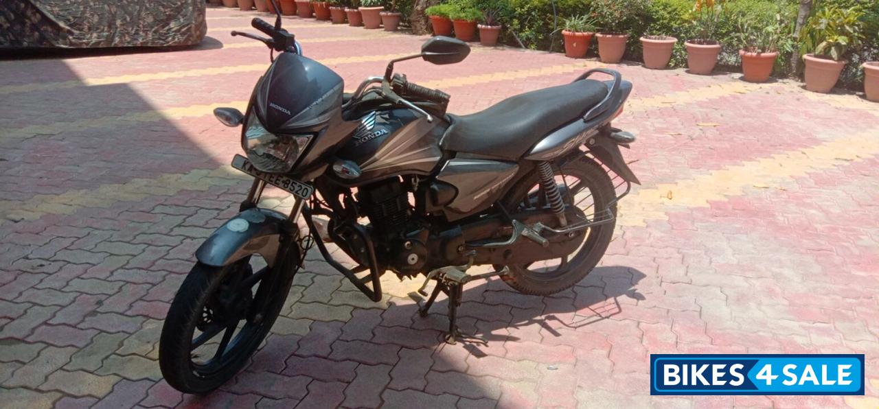 Gray Honda CB Shine Gray Honda CB Shine