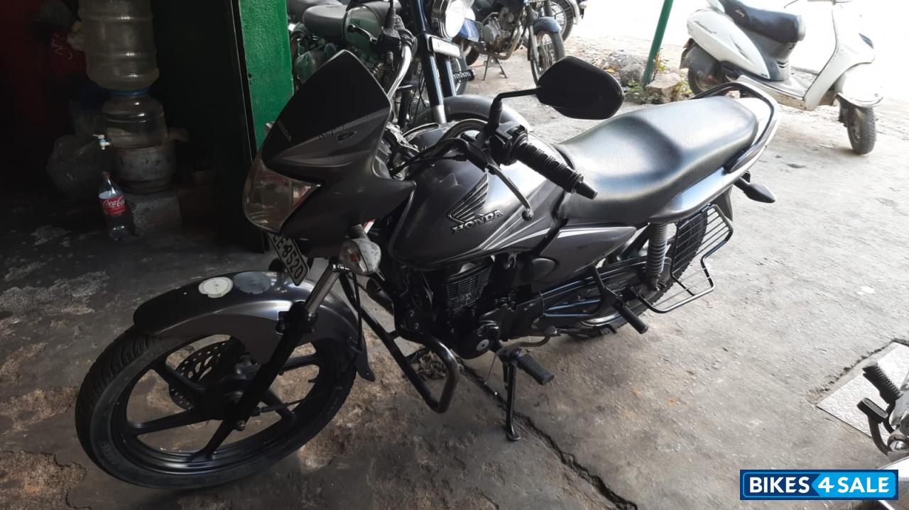 Gray Honda CB Shine Gray Honda CB Shine