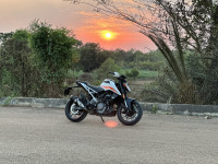 White KTM Duke 390 BS6