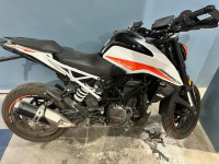 White KTM Duke 390 BS6