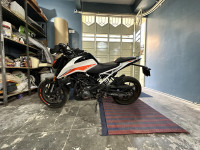 White KTM Duke 390 BS6