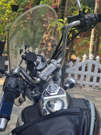 Black Bajaj Avenger Cruise 220