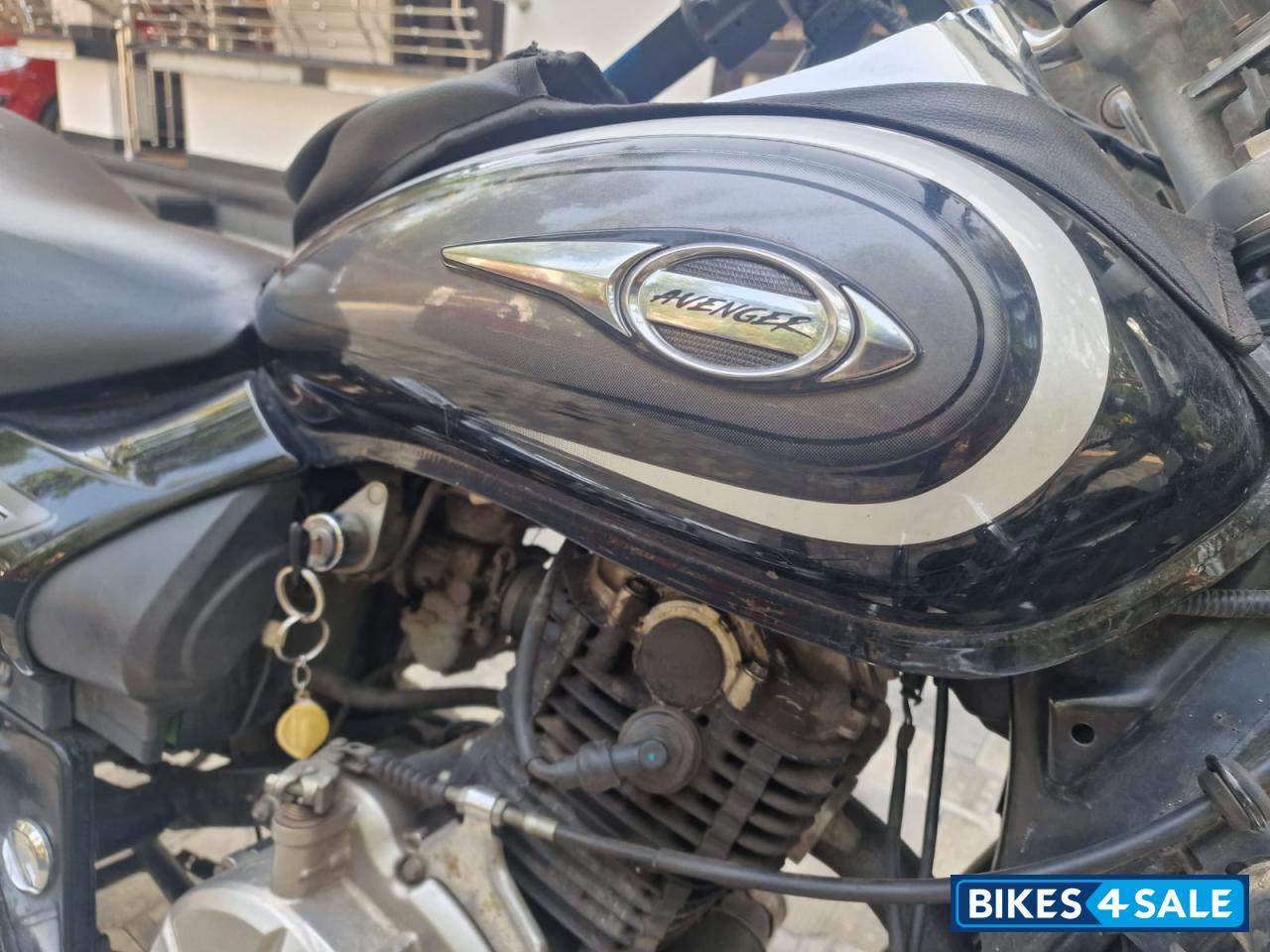 Black Bajaj Avenger Cruise 220 Black Bajaj Avenger Cruise 220