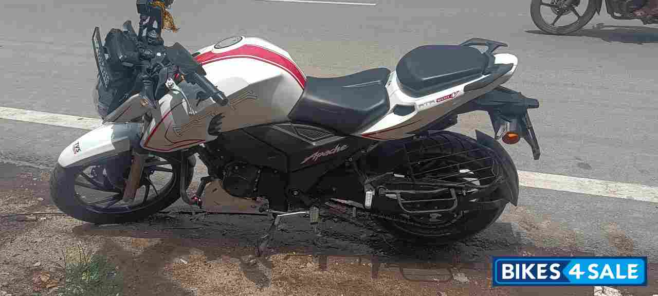 TVS Apache RTR 200 4V ABS TVS Apache RTR 200 4V ABS