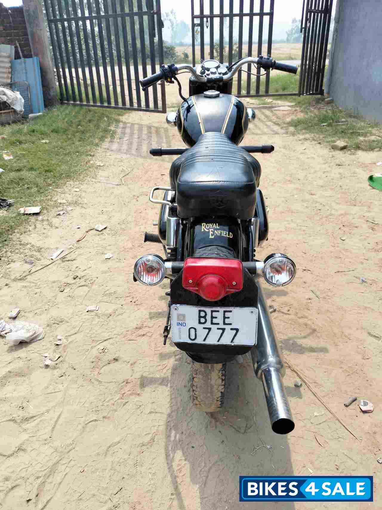 Black Royal Enfield Bullet Standard 350 Black Royal Enfield Bullet Standard 350