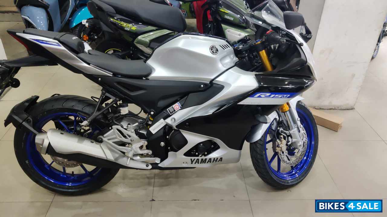 Yamaha R15M Yamaha R15M