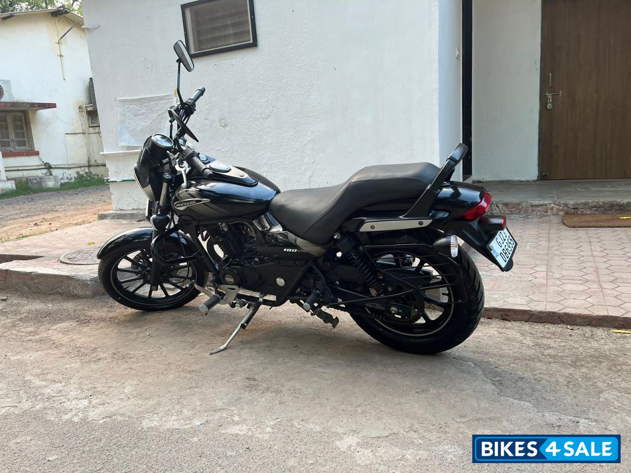 Black Bajaj Avenger Street 180