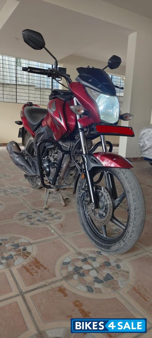 Red Honda CB Unicorn 160