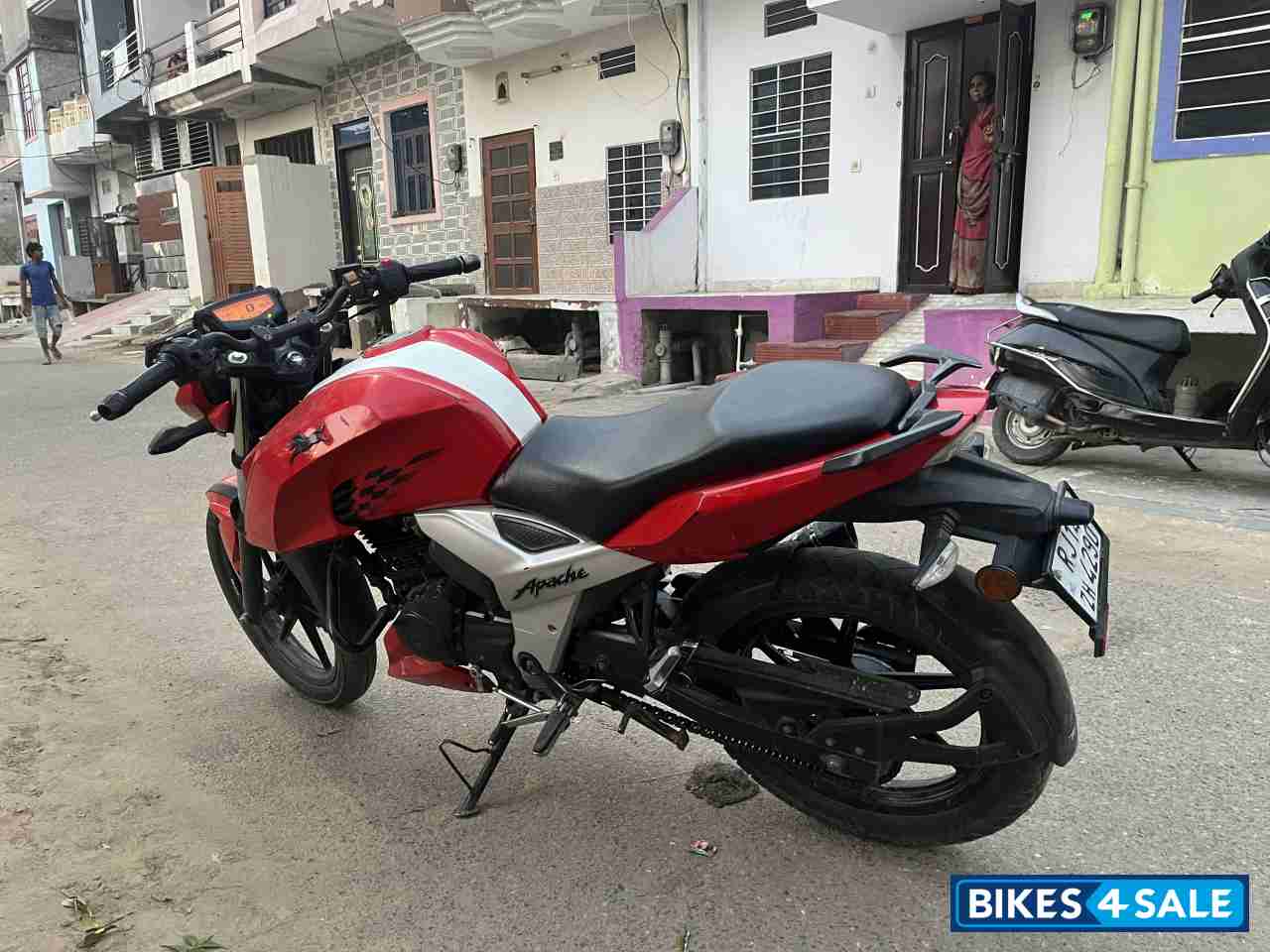 TVS Apache RTR 160 4V TVS Apache RTR 160 4V