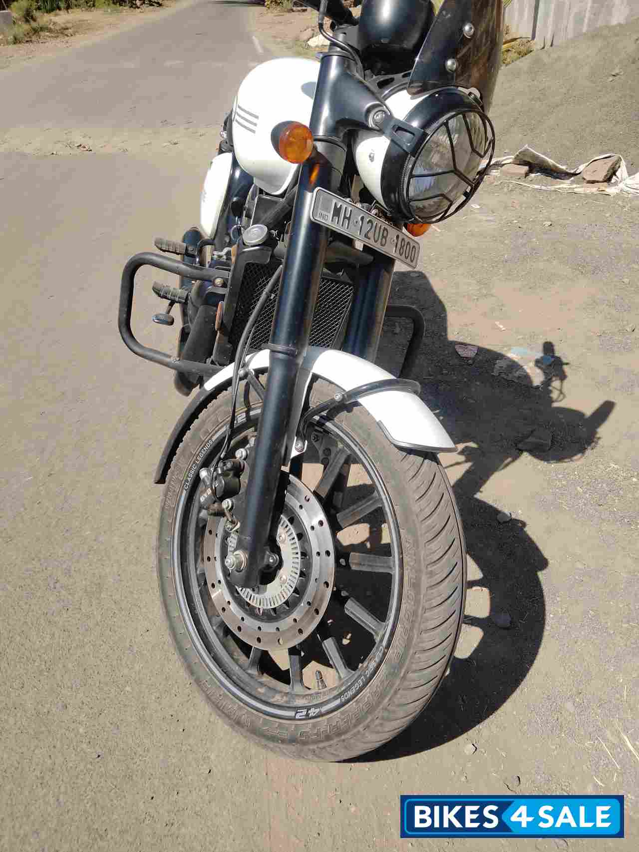 Jawa 42 Dual Channel ABS Sirius White Jawa 42 Dual Channel ABS Sirius White