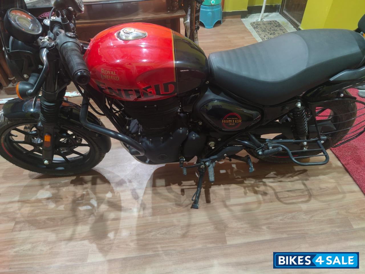 Rebel Red Royal Enfield Hunter 350 Metro Rebel Red Royal Enfield Hunter 350 Metro