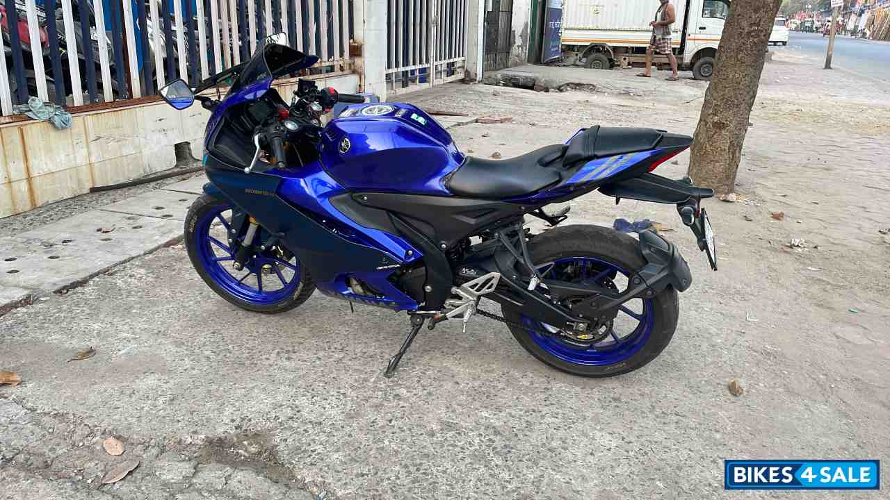 Blue Yamaha R15 V4 Blue Yamaha R15 V4