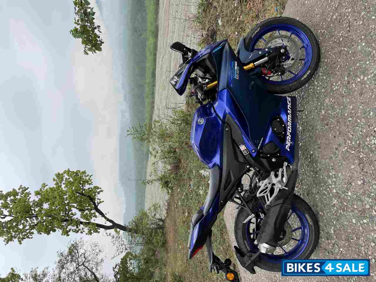 Blue Yamaha R15 V4 Blue Yamaha R15 V4