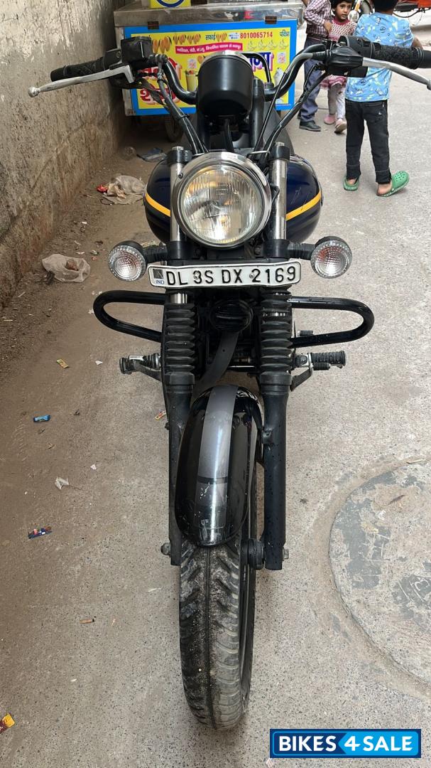 Blue Bajaj Avenger Street 150