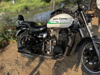 White Royal Enfield Thunderbird X 350