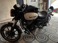 White Royal Enfield Thunderbird X 350