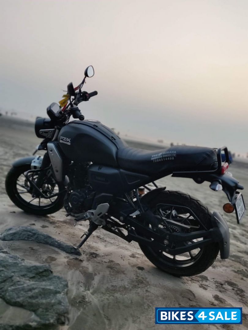 Black Yamaha FZ-X Black Yamaha FZ-X