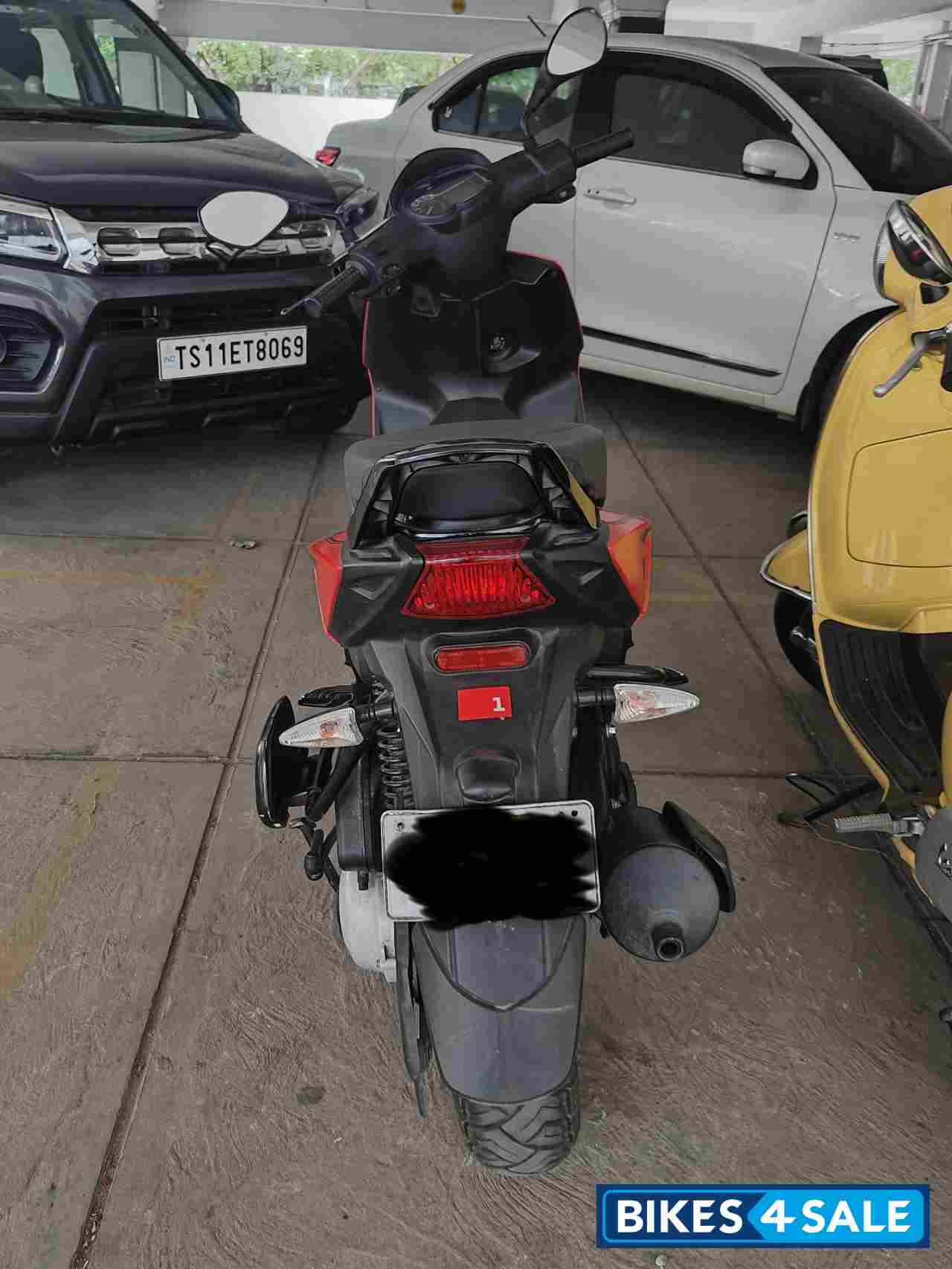 Red Aprilia Storm 125 Red Aprilia Storm 125