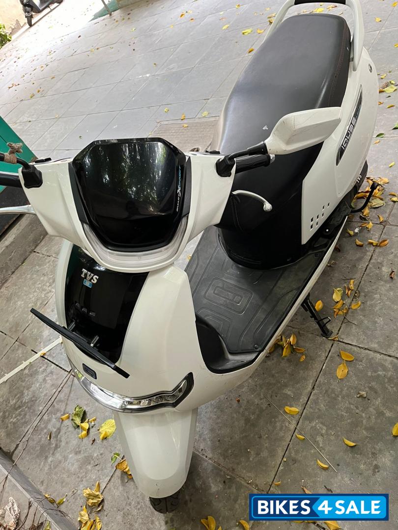 White TVS iQube Electric White TVS iQube Electric