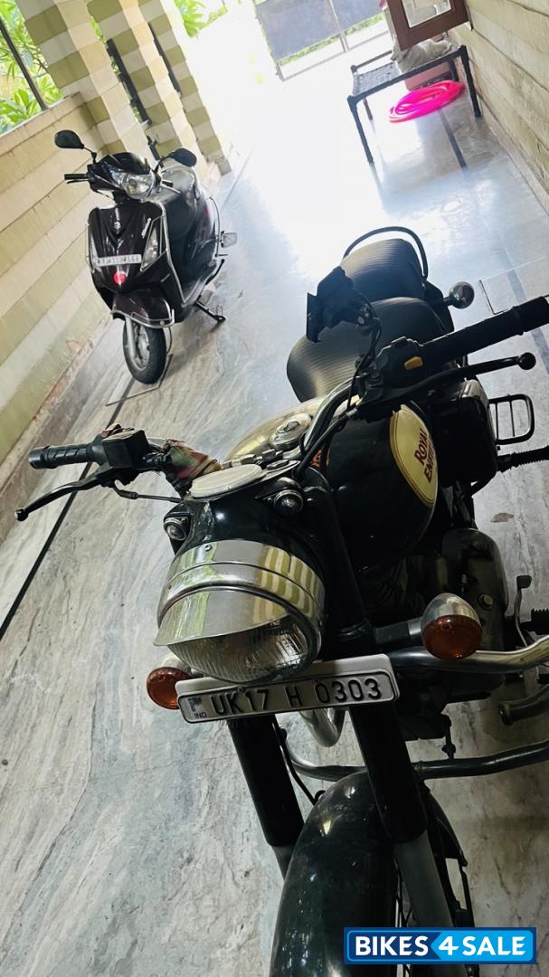 Black Royal Enfield Classic 350 Black Royal Enfield Classic 350