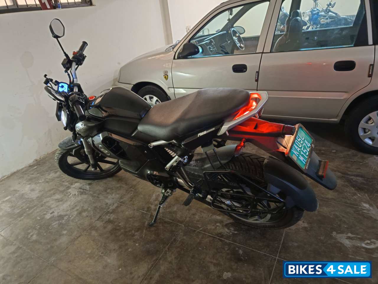 Black Revolt RV 400 Black Revolt RV 400