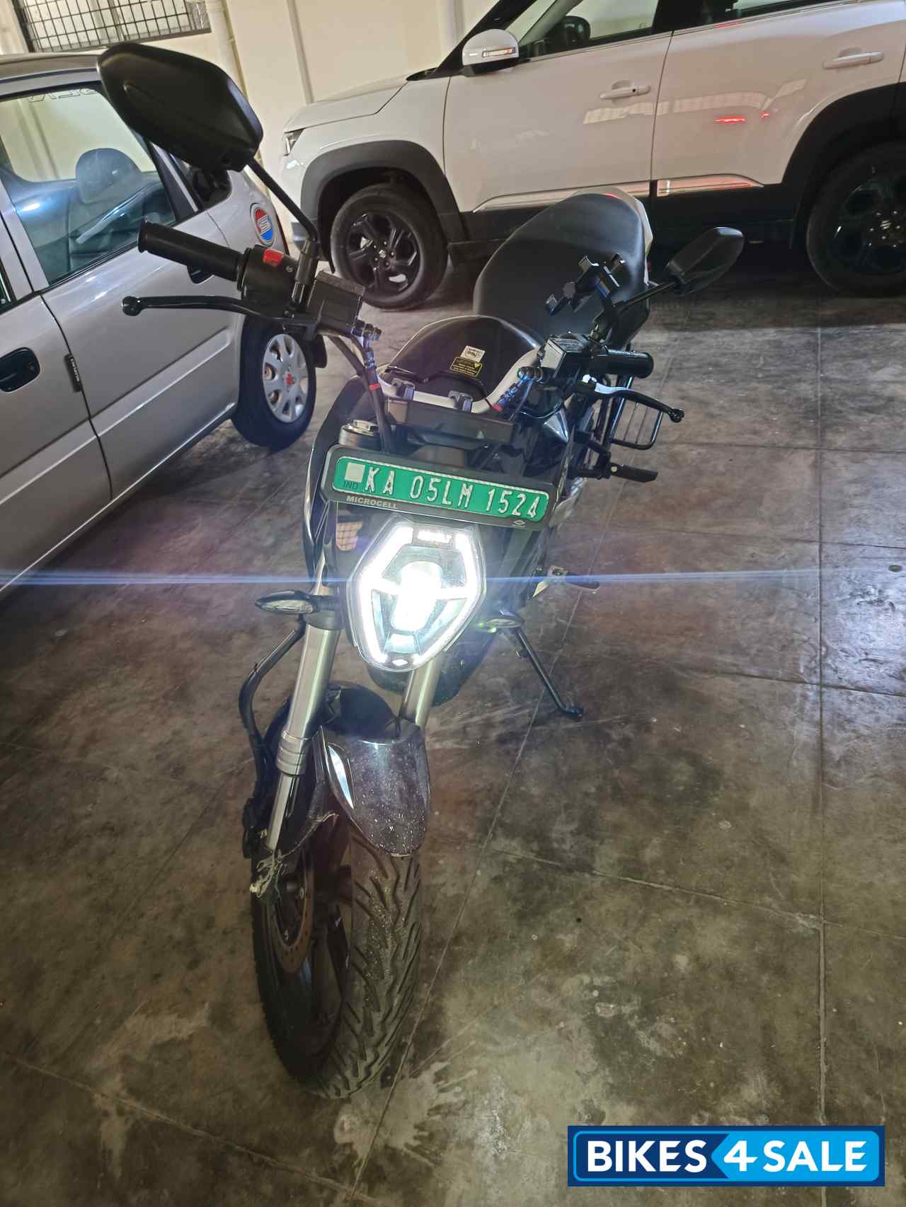 Black Revolt RV 400 Black Revolt RV 400