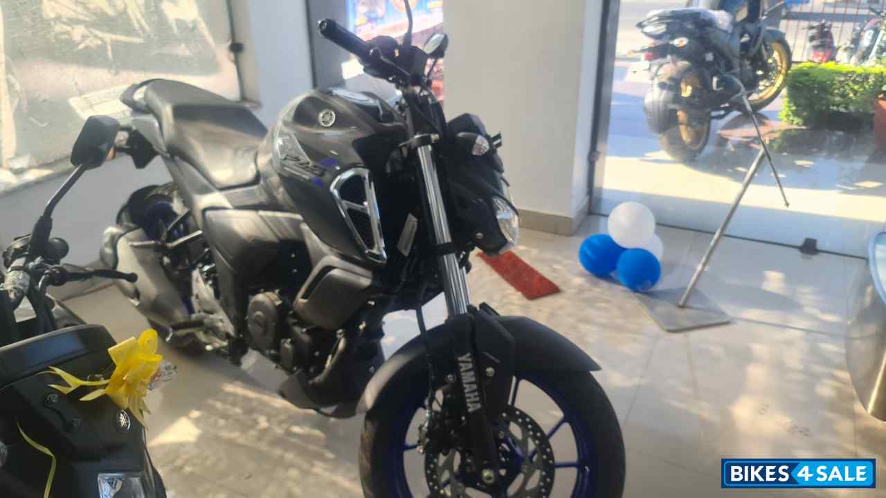 Black Yamaha FZ-S FI V3 2022