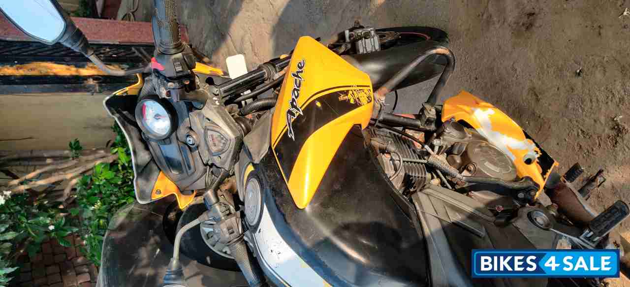 Black And Yellow TVS Apache RTR 160 Black And Yellow TVS Apache RTR 160