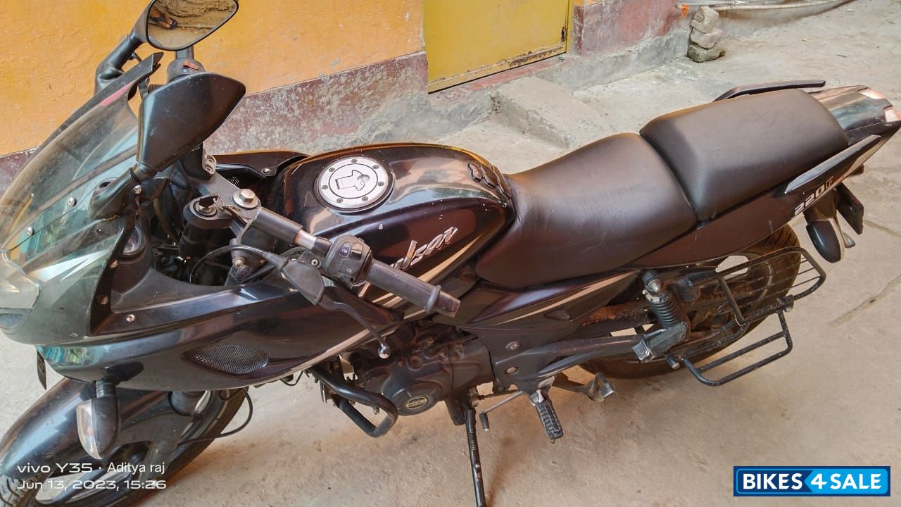 Bajaj Pulsar 220 DTSi Bajaj Pulsar 220 DTSi