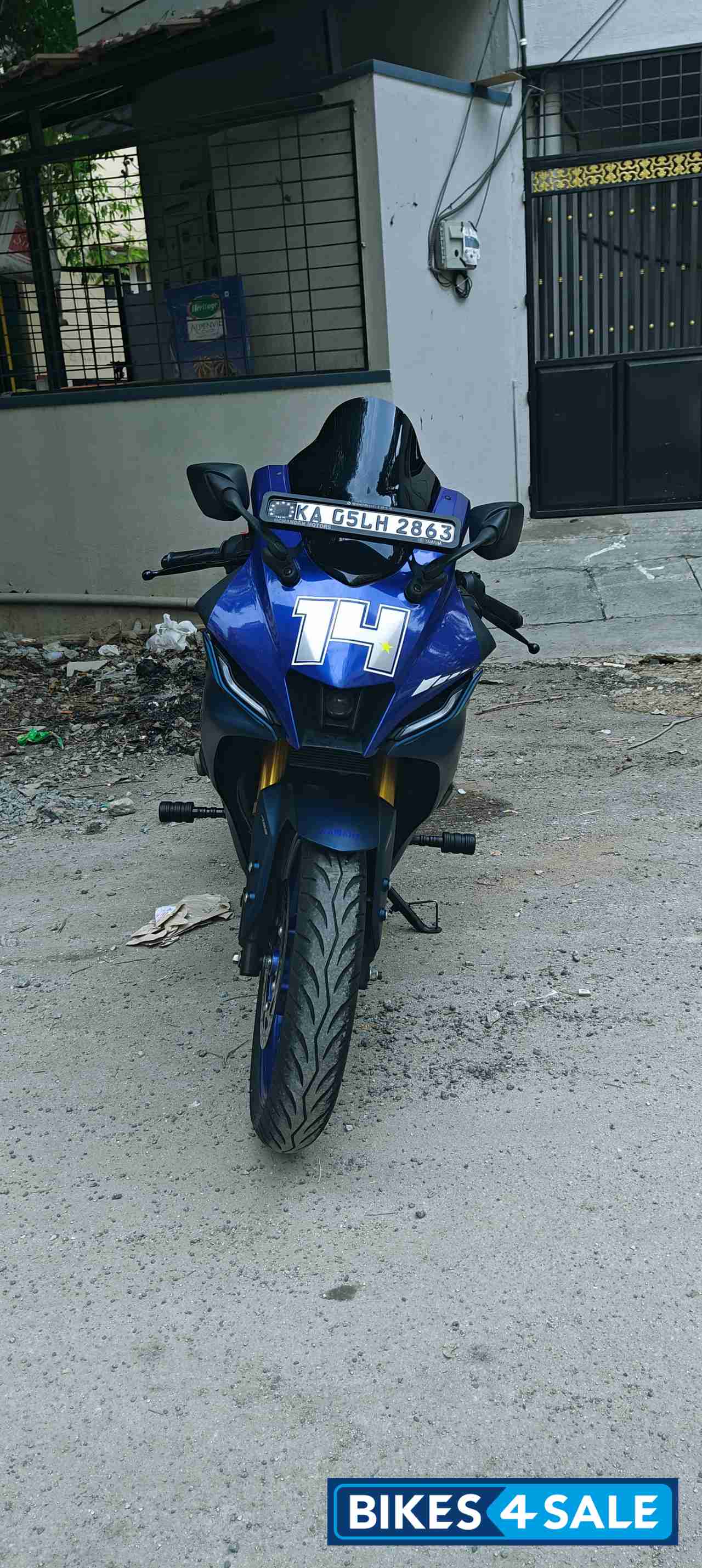 Racing Blue Yamaha R15 V4 Racing Blue Yamaha R15 V4