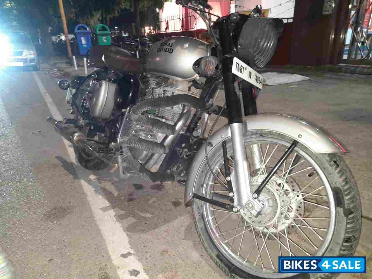 Grey Royal Enfield Classic Gunmetal Grey