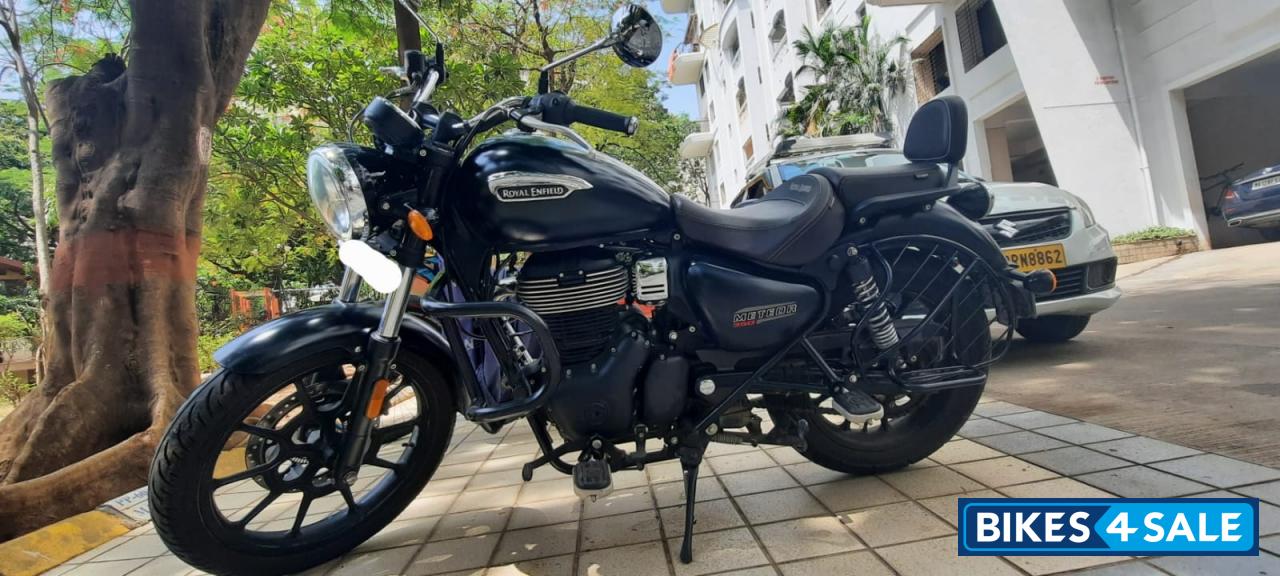 Stellar Black Royal Enfield Meteor 350 Stellar Stellar Black Royal Enfield Meteor 350 Stellar